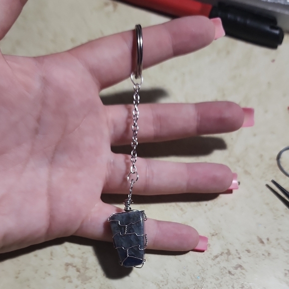 handwrapped stone keychain - Picture 1 of 3